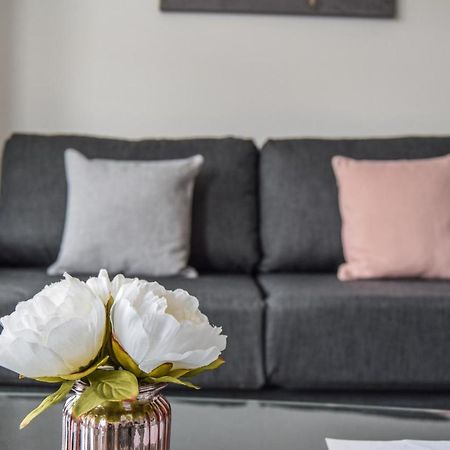 Morland Apartments - Hornchurch ロンドン エクステリア 写真