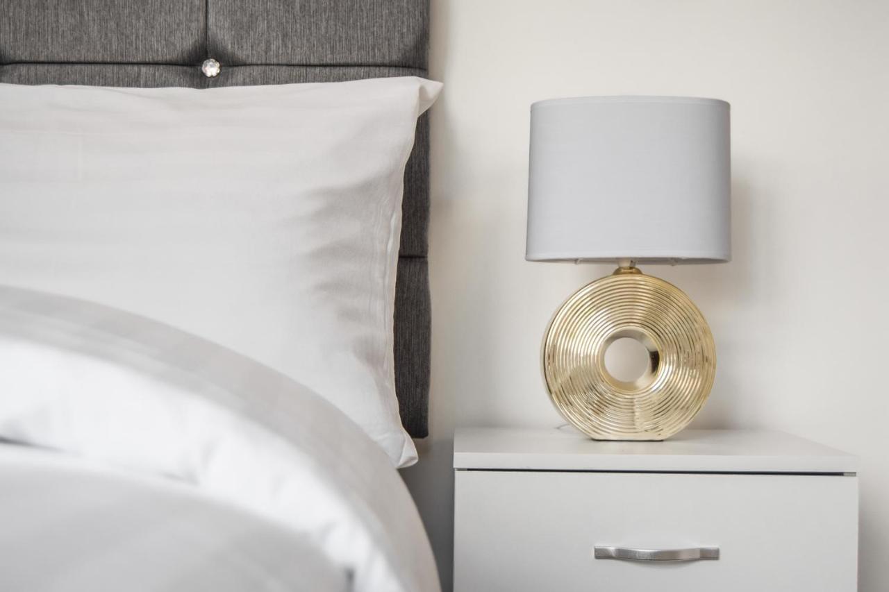 Morland Apartments - Hornchurch ロンドン エクステリア 写真