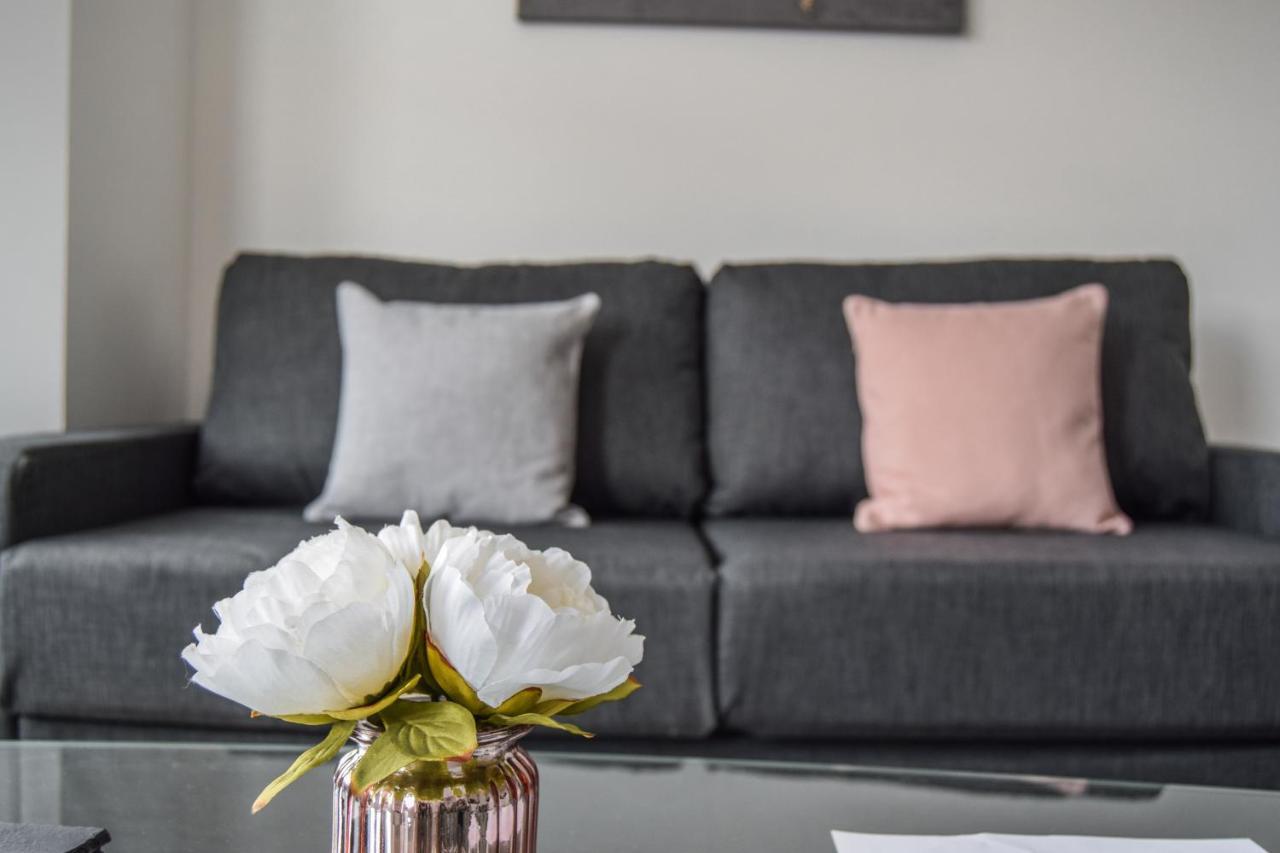Morland Apartments - Hornchurch ロンドン エクステリア 写真