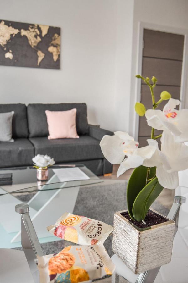Morland Apartments - Hornchurch ロンドン エクステリア 写真
