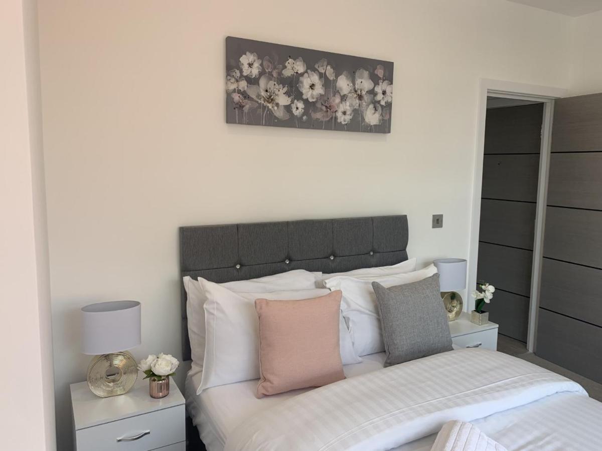 Morland Apartments - Hornchurch ロンドン エクステリア 写真
