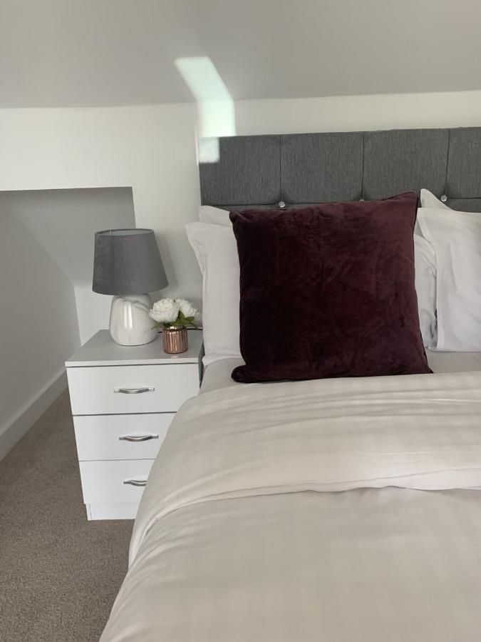 Morland Apartments - Hornchurch ロンドン エクステリア 写真