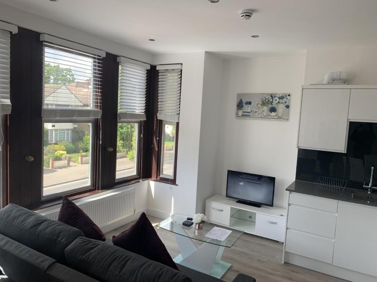 Morland Apartments - Hornchurch ロンドン エクステリア 写真