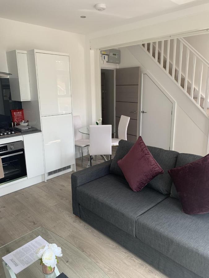 Morland Apartments - Hornchurch ロンドン エクステリア 写真