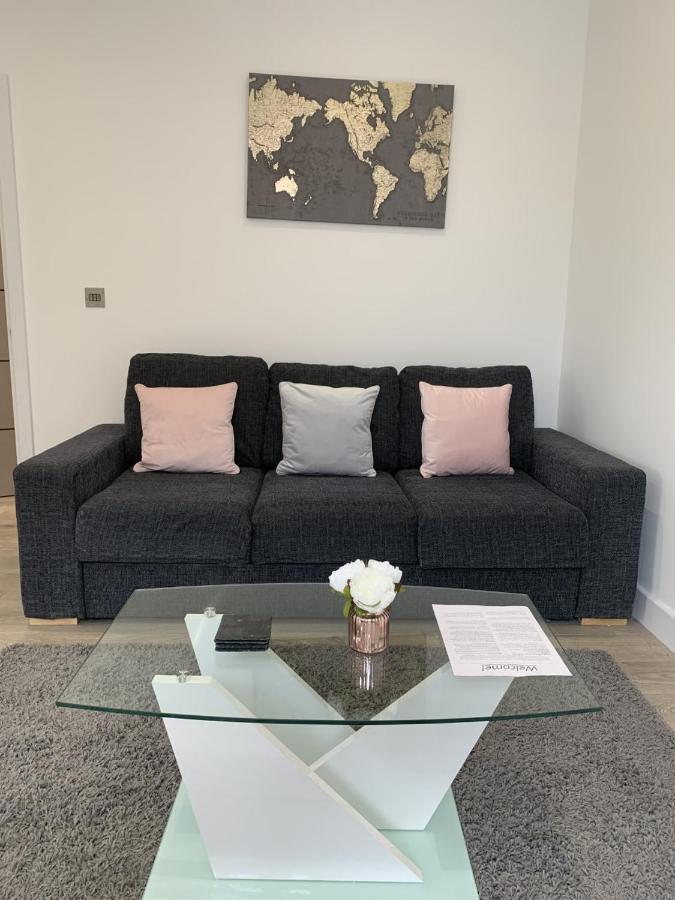 Morland Apartments - Hornchurch ロンドン エクステリア 写真