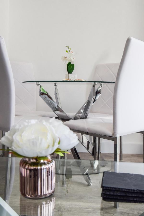 Morland Apartments - Hornchurch ロンドン エクステリア 写真