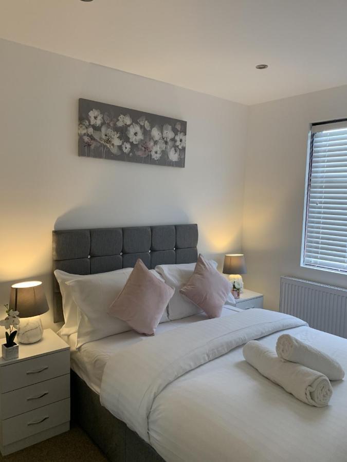 Morland Apartments - Hornchurch ロンドン エクステリア 写真