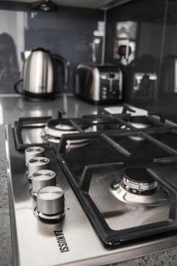 Morland Apartments - Hornchurch ロンドン エクステリア 写真